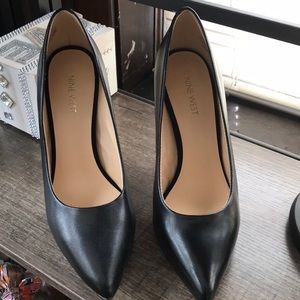 Nine West black leather pumps
